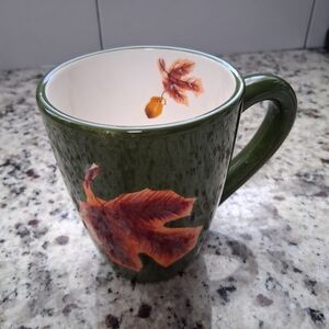 Oneida Green Mug with Autumn Leaf Design cup mug